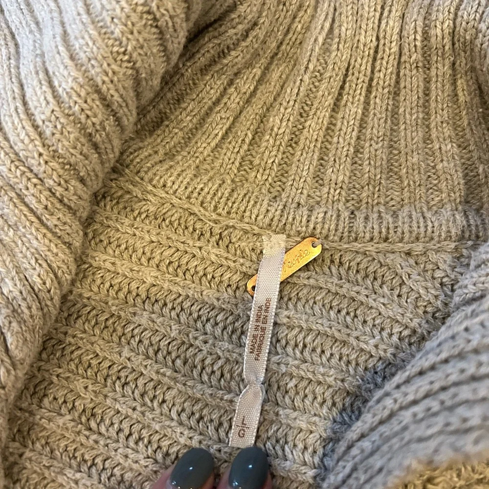 Cozy Free People Women's Sweater - Picture 3 of 3
